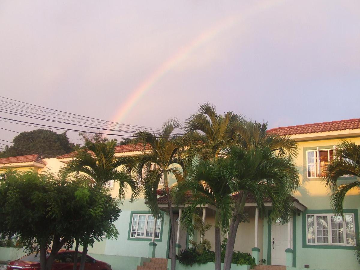Bella Vista Villa Kingston Exterior foto